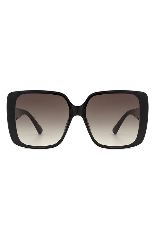 Front view Smoke of flat top square sunglasses