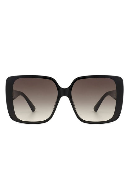 Front view Smoke of flat top square sunglasses