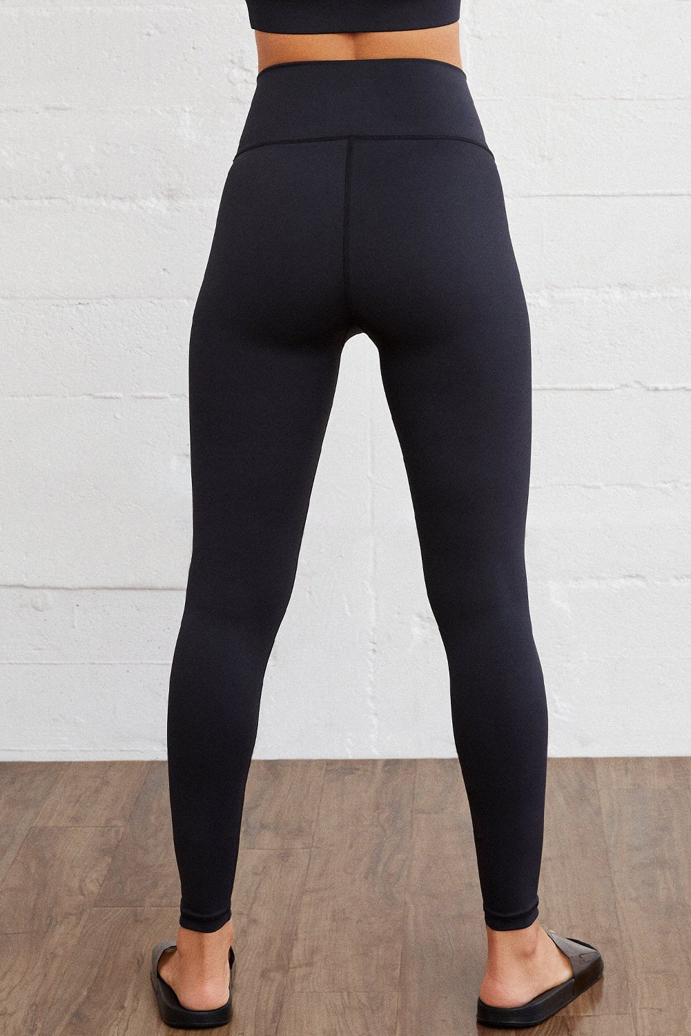 Black Arched Waist Seamless Active Leggings - The Charming Petite